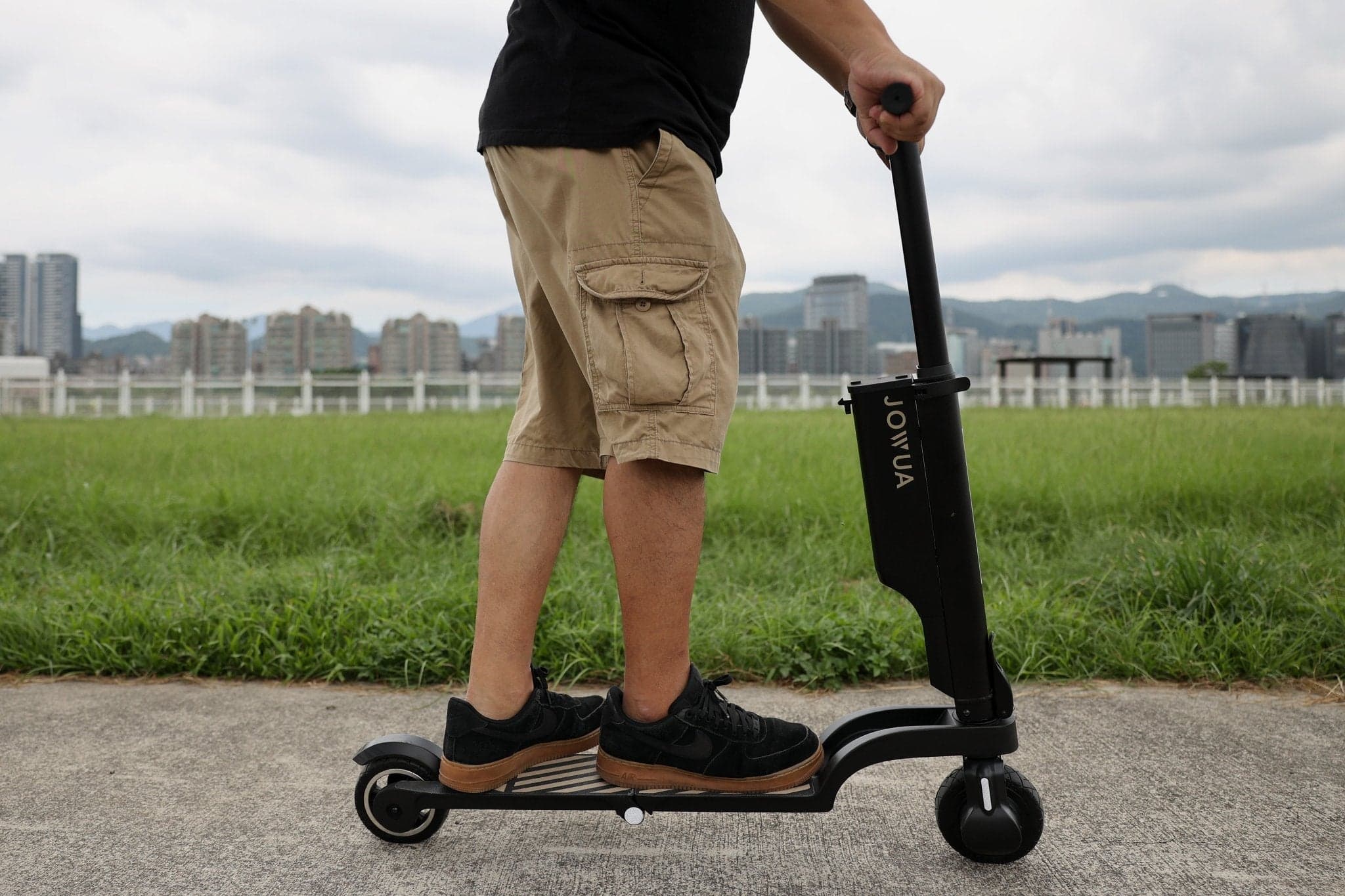 Patinete eléctrico plegable de largo alcance — vista 2
